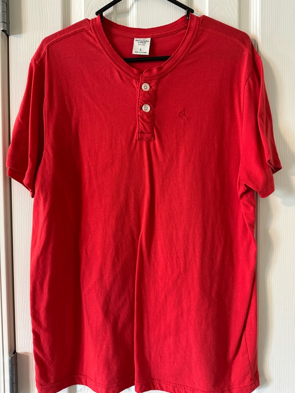 Abercrombie & Fitch Red Short-Sleeve Henley Tee